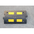 Verzögerungsschwelle, Retarder mit reflektierenden Streifen LP300, Durchlaufelement – 500×300×55,6 mm, schwarz-gelb