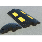 Verzögerungsschwelle, Retarder mit reflektierenden Streifen LP300, Endelement – 150×300×55,6 mm, schwarz-gelb