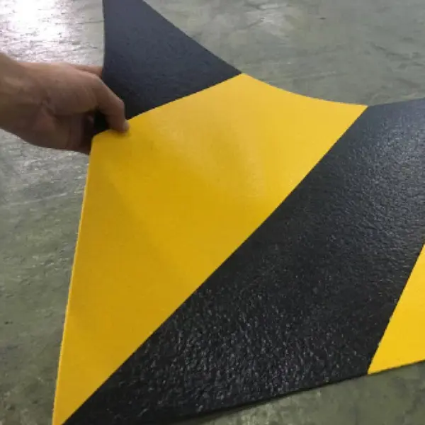 Vorgefertigte schwarz-gelbe Sicherheitslinie –Thermoplast, 1000×500 mm, 5er-Pack