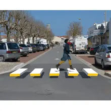 Vorgefertigter 3D-Fußgängerüberweg –Thermoplast, weiß-gelb, 5 Streifen