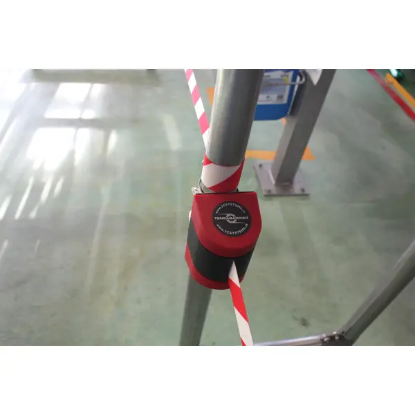 Wandkassette MAXI, rot-schwarz – 7,7 m Band, rot-weiße Schraffur