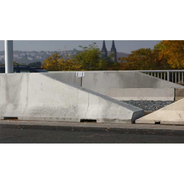 Zweiseitige Betonschutzplanke TYP80, verkürzt – Mittelstück, 2000×695×800 mm